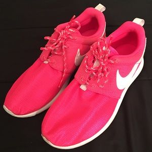 Pink Nike’s